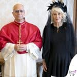 la regina Camilla in visita da Papa Leone con l'outfit nero