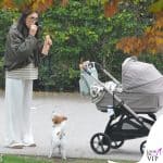 cecilia rodriguez, le prime passeggiate da neomamma con Clara isabel