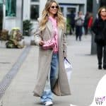 il look casual ma costoso di diletta leotta a passeggio a milano