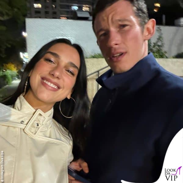 Dua Lipa con il fidanzato Callum Turner  