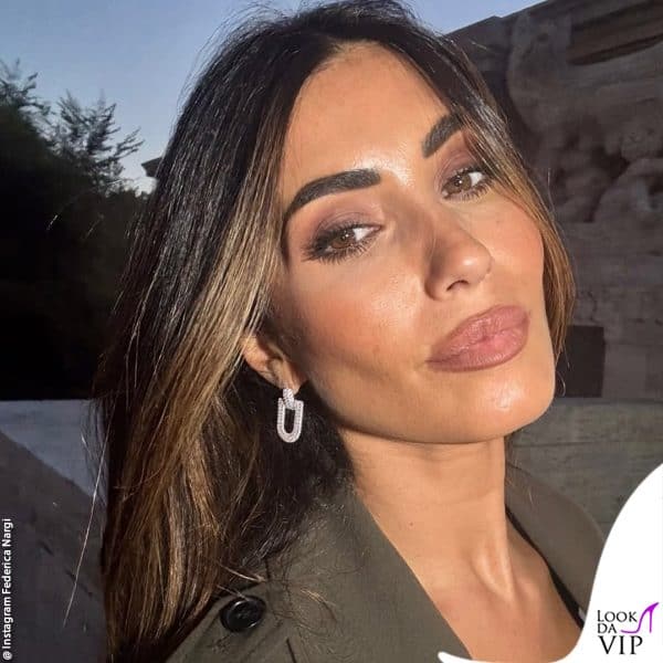 gli ultimi look di Federica Nargi (orecchini Mabina)