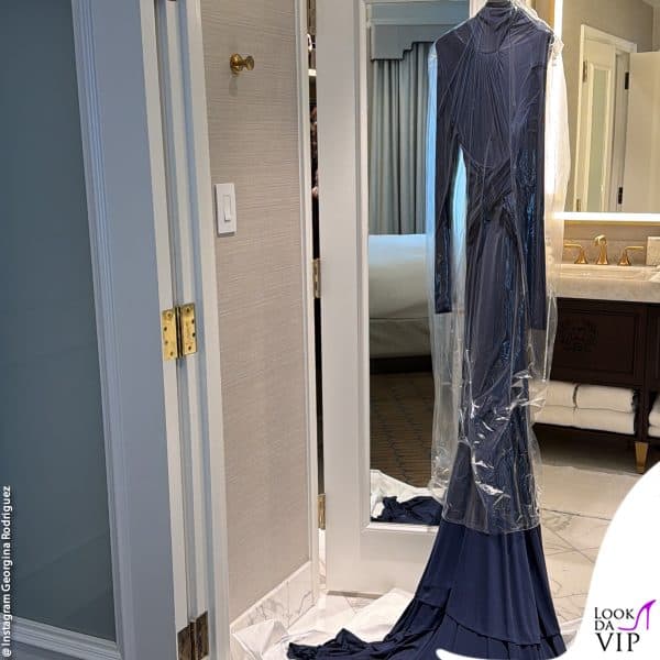 il vestito immortalato da Georgina in hotel 