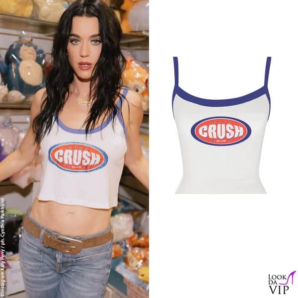 la canottiera appartiene al merchandising del tour 