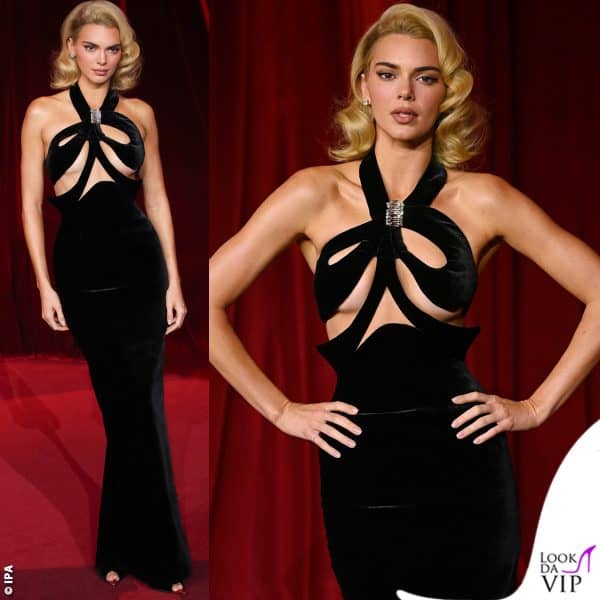 L'anno precedente ha partecipato all'evento con un abito Schiaparelli iper sexy e chioma bionda