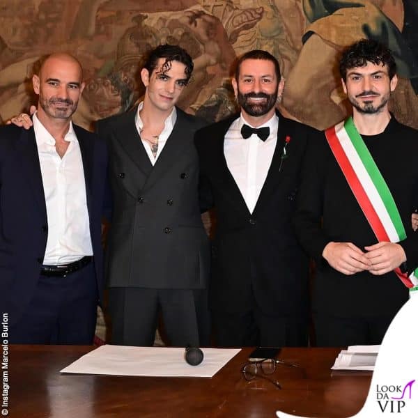 A celebrare è stato l’Assessore alla Cultura Tommaso Sacchi, Achille Lauro tra i testimoni della coppia