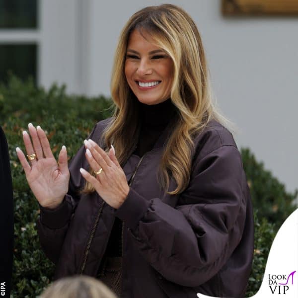 il sorriso e gli applausi della first lady 