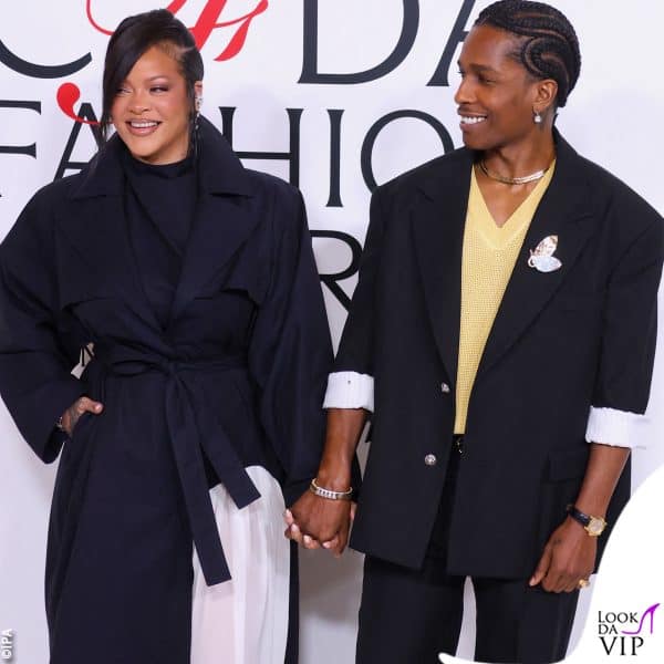 sorridente sul red carpet 
