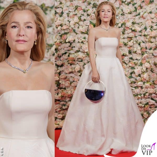 La statua di cera con il vulva dress disegrato da Gabriela Hearst, esposta al Madame Tussauds