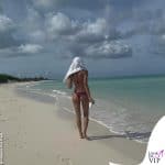 I look di irina Shayk in vacanza ai caraibi