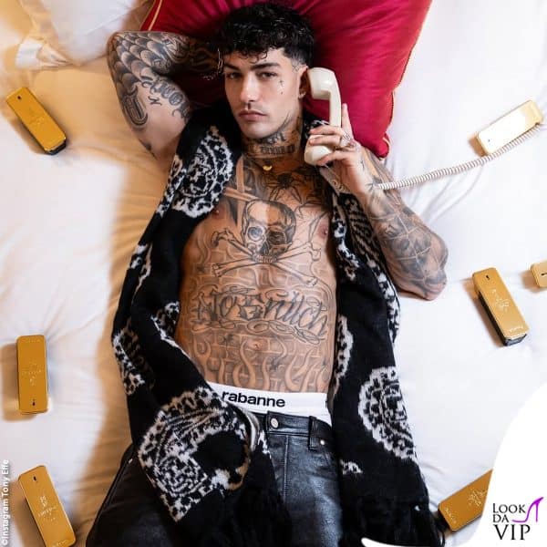 nell'adv del profumo "One Million" di Paco Rabanne 