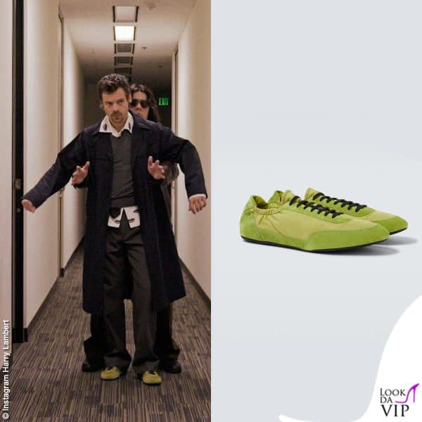 Styles indossa le sneakers Prada Collapse, punto focale del look