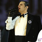 Achille Lauro cerimonia chiusura Olimpiadi Milano Cortina look Dolce Gabbana spilla Damiani