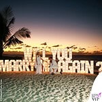 Paris Hilton risposa Carter Reum San Valentino abito da sposa scritta