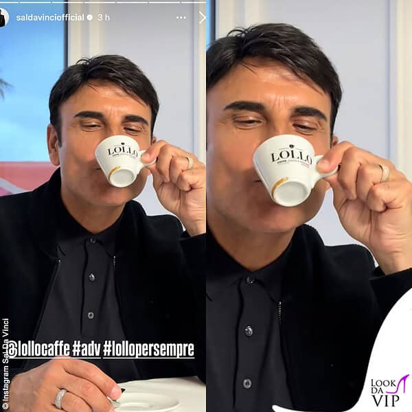 Sal Da Vinci cavalca i cliché: eccolo promuovere il caffé, con le due fedi 