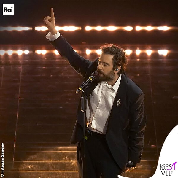 Tommaso Paradiso, outfit Emporio Armani 