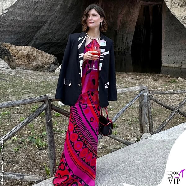 Vittoria Puccini con un longdress dalle iconiche grafiche Pucci