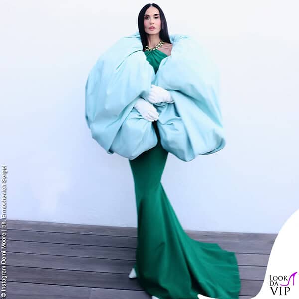 La Moore a Cannes 2026 in Balenciaga