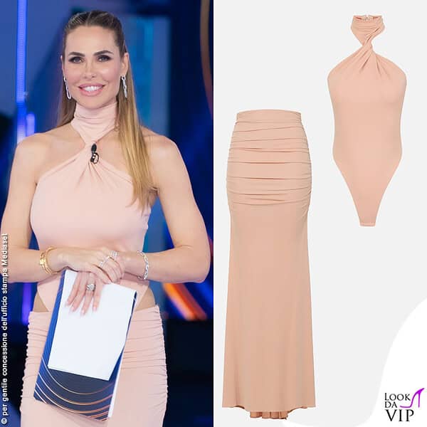 La Blasi ha indossato un look Elisabetta Franchi e gioielli Fabio Collection