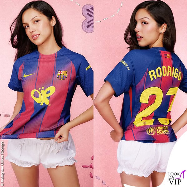 Olivia Rodrigo con la maglia del Barcellona che riporta le sue iniziali