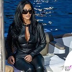 Kim Kardashian GP F1 Monaco giacca pantaloni pelle neri Gucci