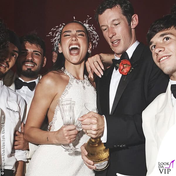 Il matrimonio di Dua Lipa e Callum Turner è stato celebrato in Sicilia