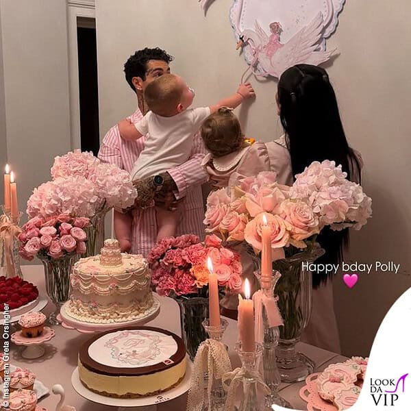 La festa del primo compleanno di Priscilla: eccola con mamma Giulia e papà Tony