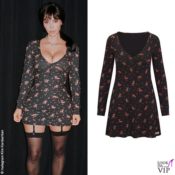 Kim Kardashian indossa il vestito "henley dress" di Skims